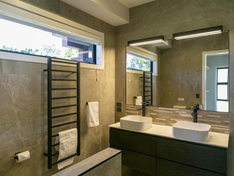 Lake Taupō Luxury Home plus Hideaway Apartment - image 7