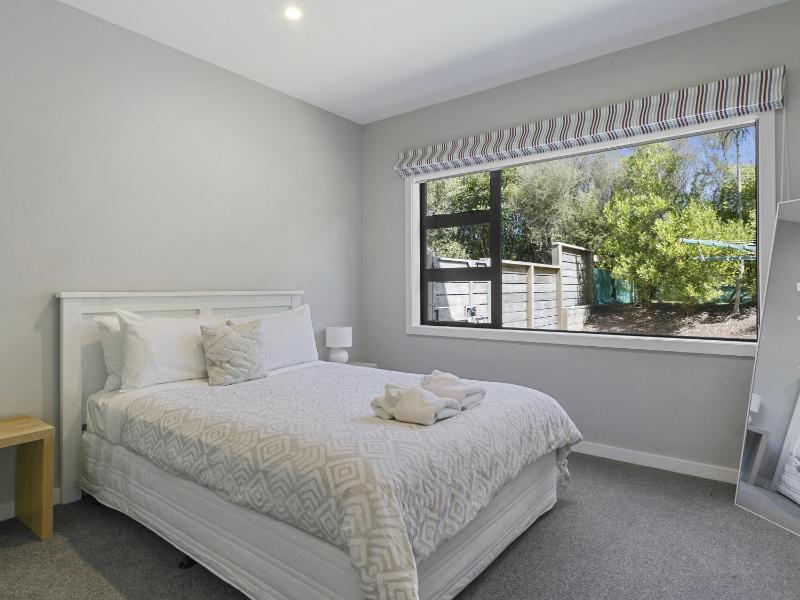 Lake Taupō Luxury Home plus Hideaway Apartment - image 8