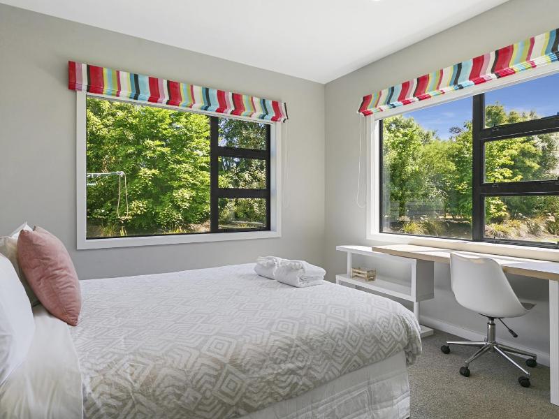 Lake Taupō Luxury Home plus Hideaway Apartment - image 14