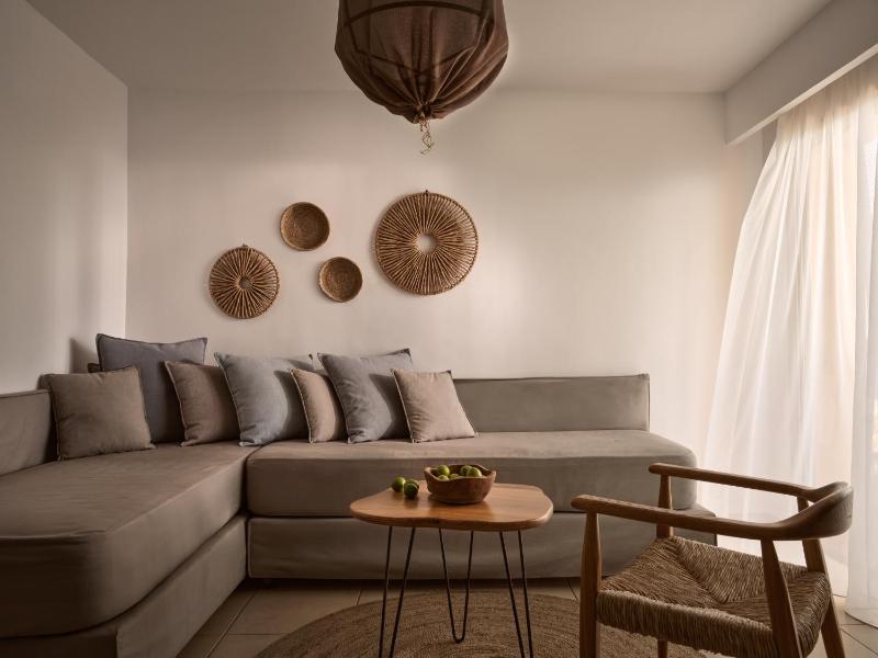Lifestyle Suite with Sea View image 2