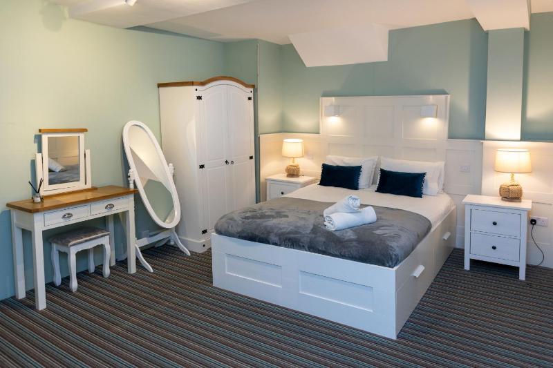 Bernadette Suite image 1