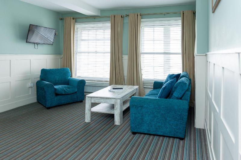 Bernadette Suite image 3