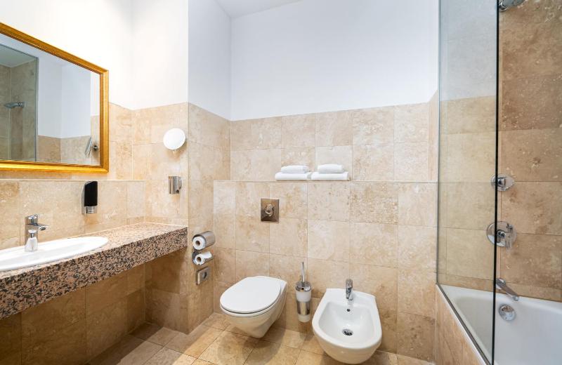 Junior Suite image 3