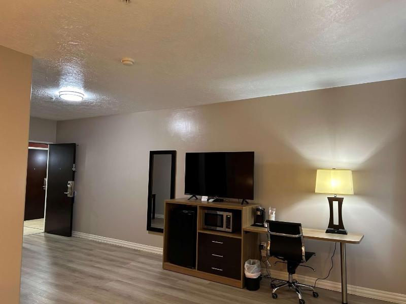 King Room - Disability Access image 3