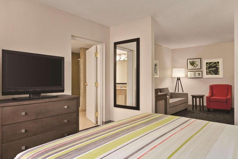 Country Inn & Suites by Radisson Tampa/Brandon FL - image 3