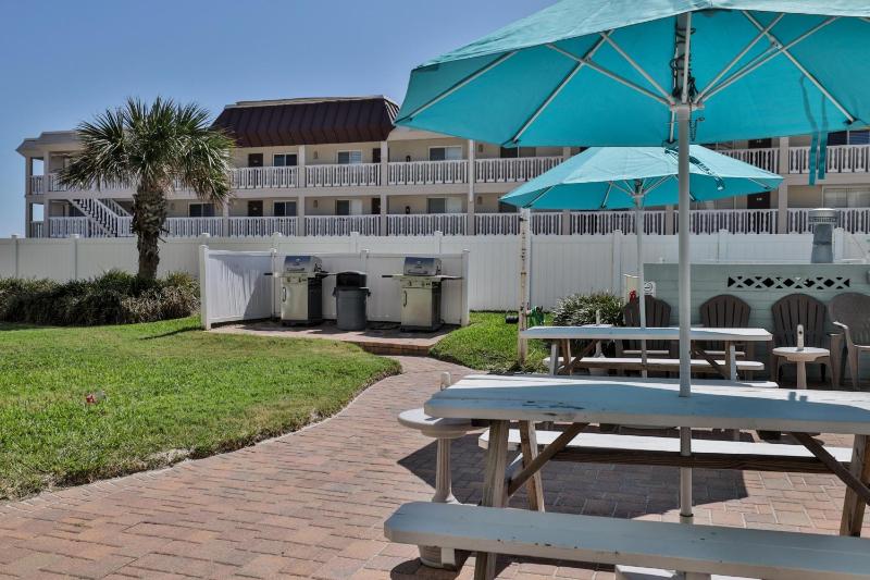 Coastal Waters 107 - A Studio Poolside Retreat - image 16