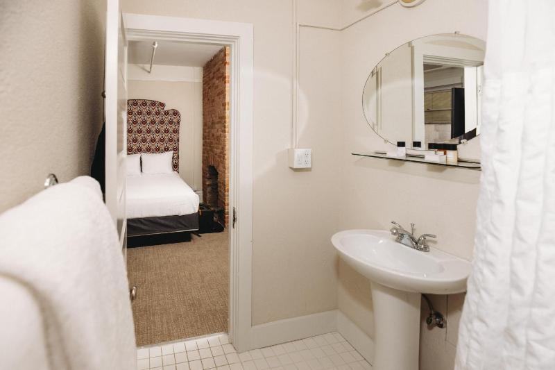 Standard Double Room image 4