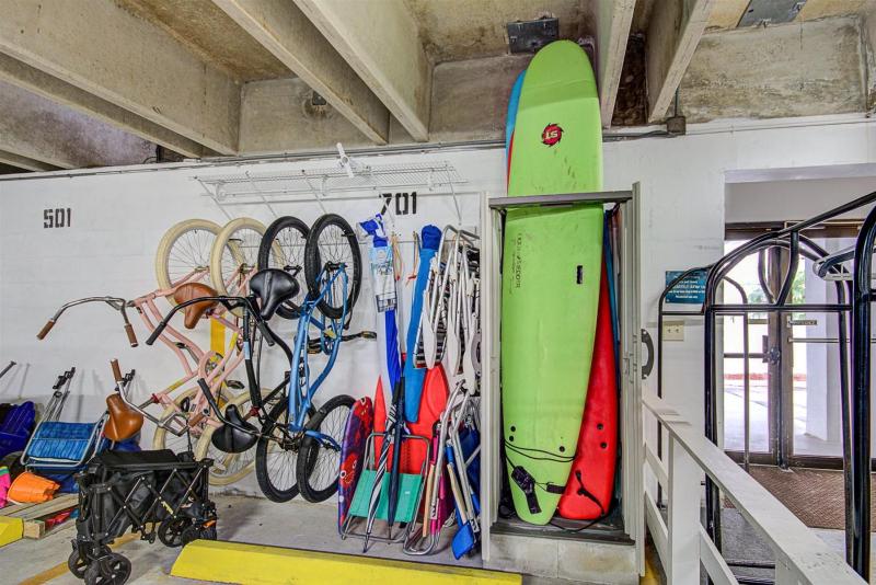 White Surf 701 - image 11
