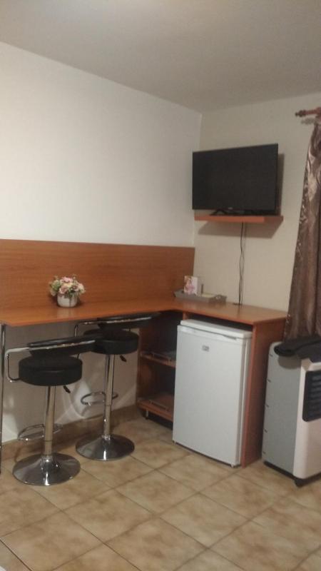 Standard Queen Room image 4