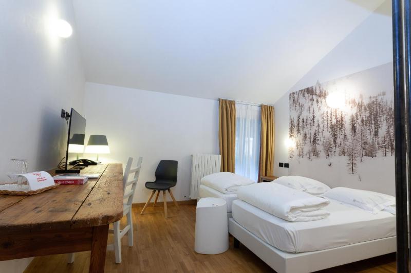 Family Suite with Balcony image 2