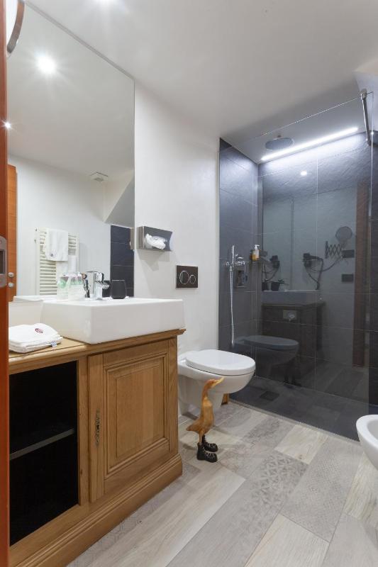 Family Suite with Balcony image 1