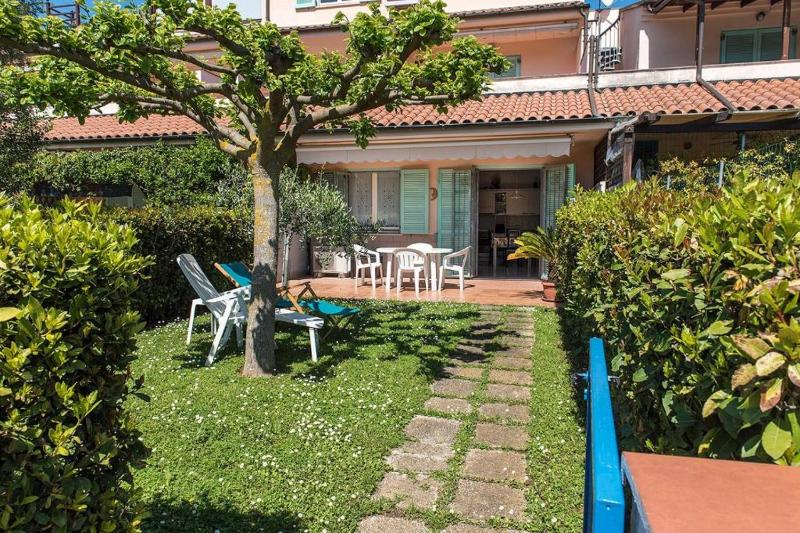 M355 - Marcelli bilocale con giardino e parcheggio - image 16