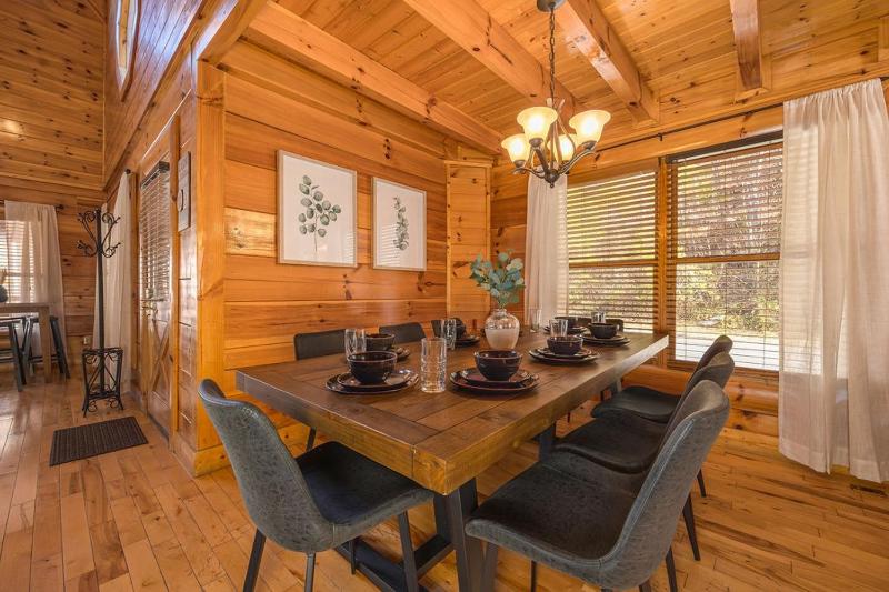 Luxurious Cabin in the Great Smoky Mountains - image 21