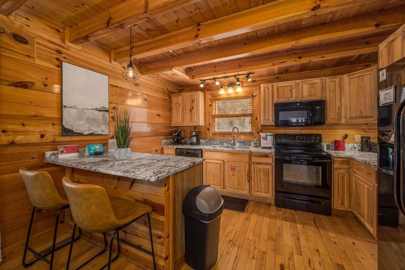 Luxurious Cabin in the Great Smoky Mountains - image 13