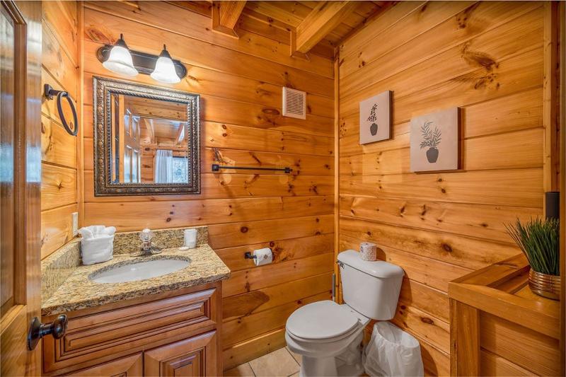 Luxurious Cabin in the Great Smoky Mountains - image 41