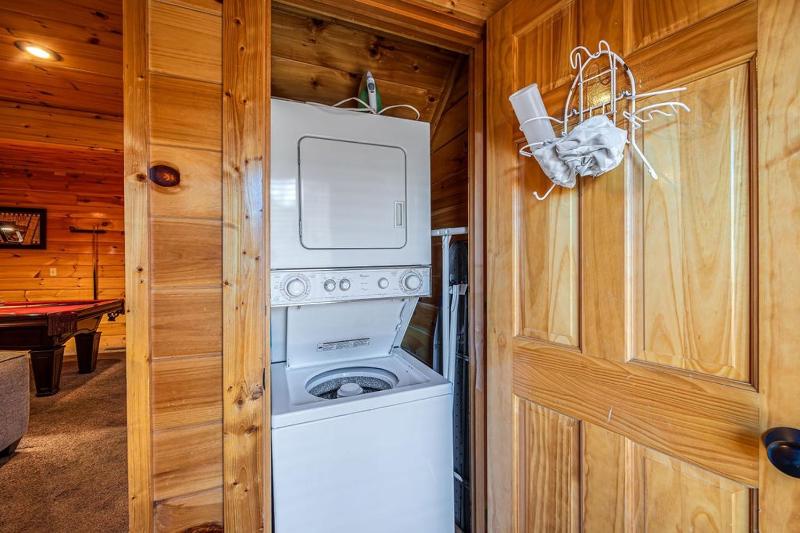 Luxurious Cabin in the Great Smoky Mountains - image 44