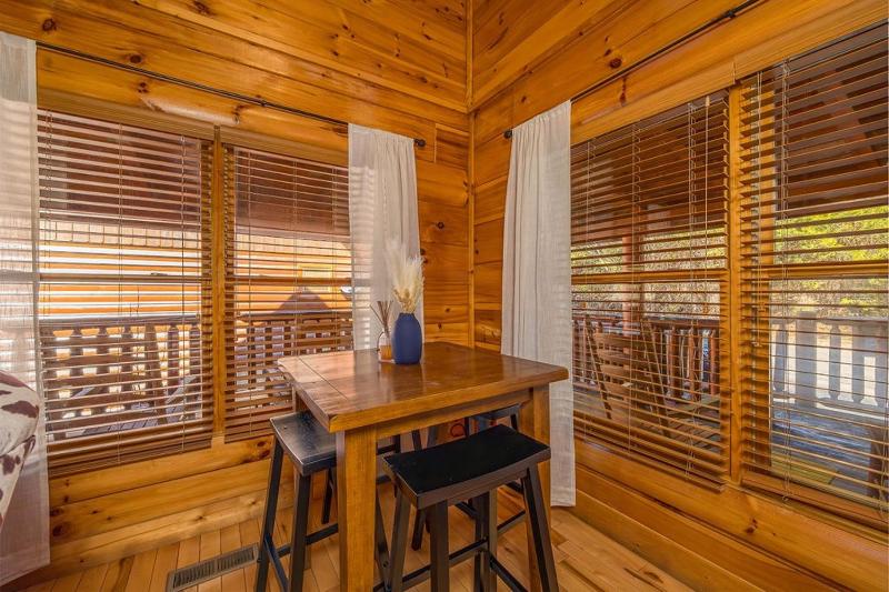 Luxurious Cabin in the Great Smoky Mountains - image 29