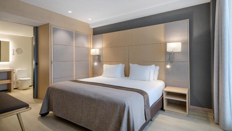 AC Hotel Victoria Suites - image 4