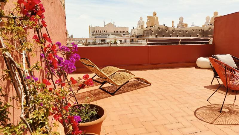 Three-Bedroom Penthouse with Terrace image 1