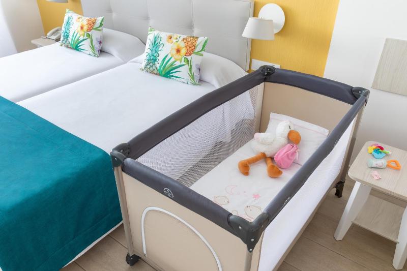 Suite (2 adults + 1 child) image 3