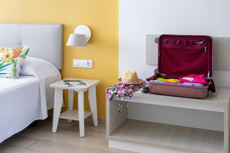 Suite (2 adults + 1 child) image 2