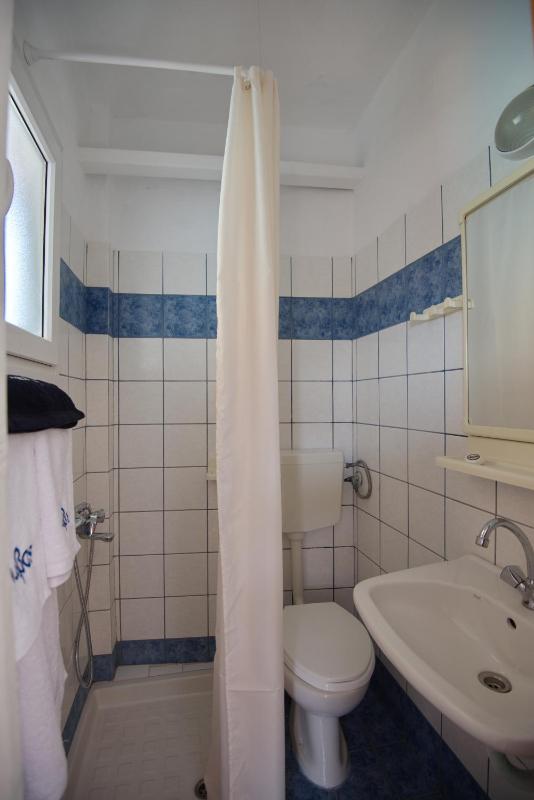 Small Double Room image 2