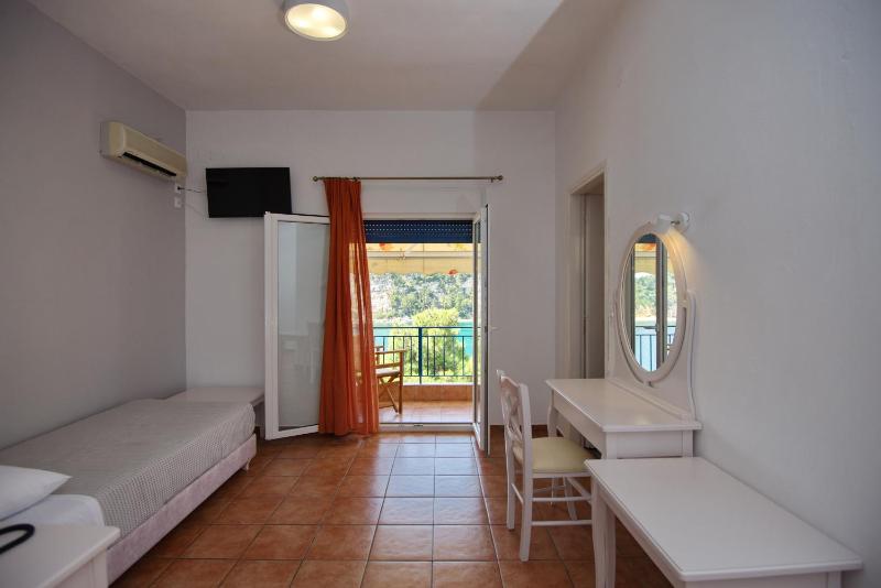 Studio with Sea View image 2