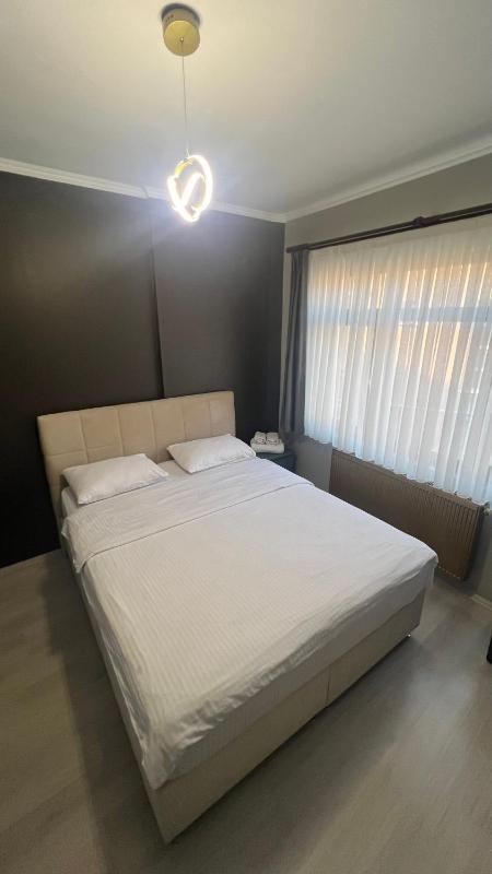 Standard Double Room image 4