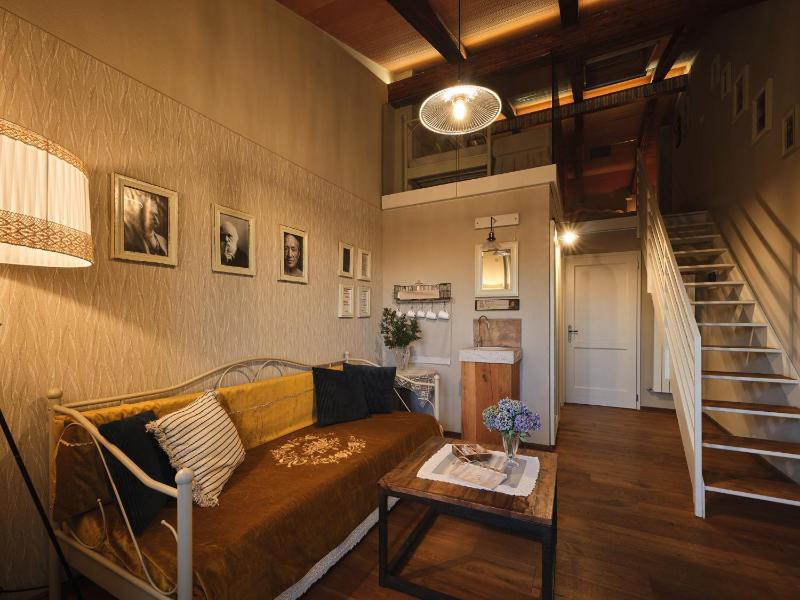 Duplex Room image 4