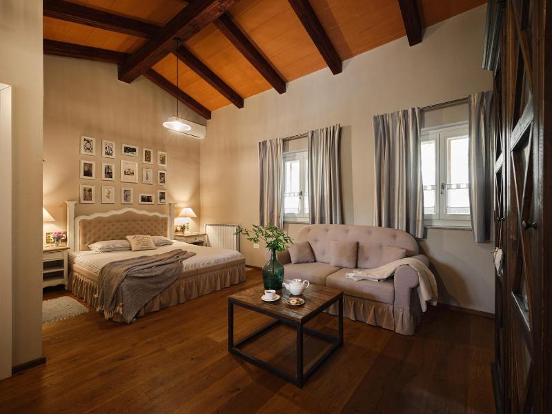 Superior Double Room image 2