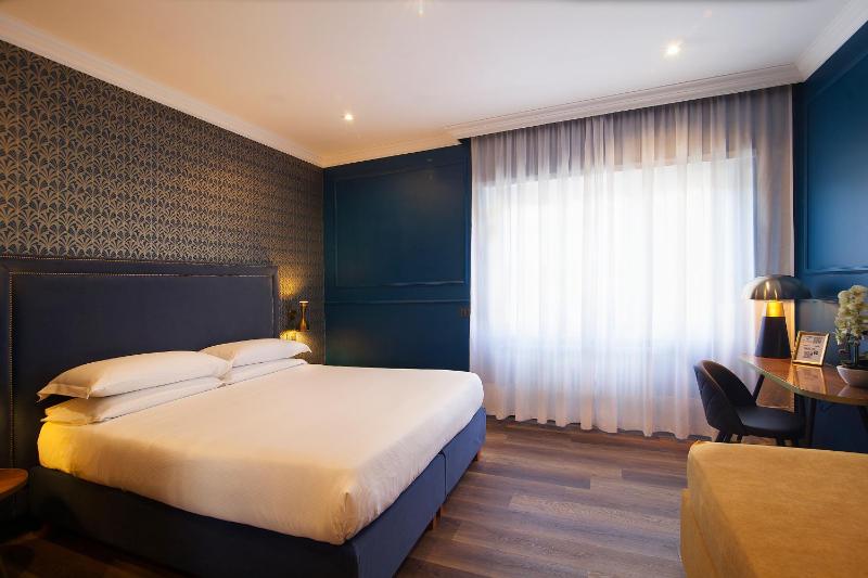 Superior Triple Room image 1