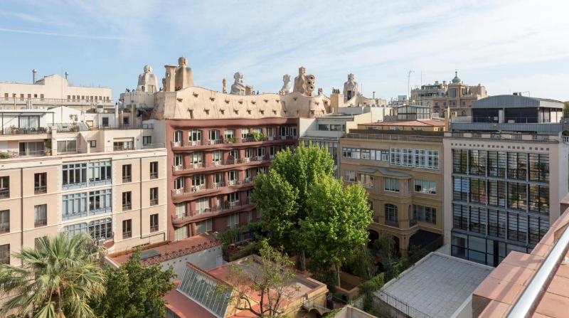 Three-Bedroom Penthouse with Terrace image 4