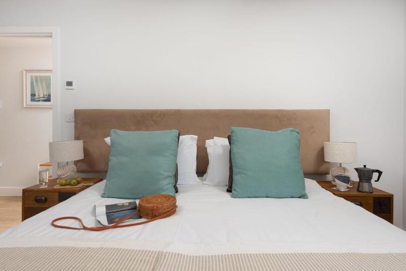 Oceans Eleven - Sea view - Secure parking - Footsteps from beach - image 19