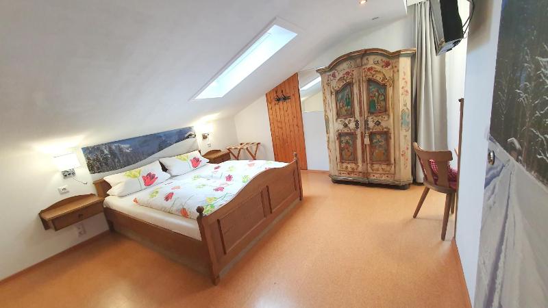 Double Room image 4