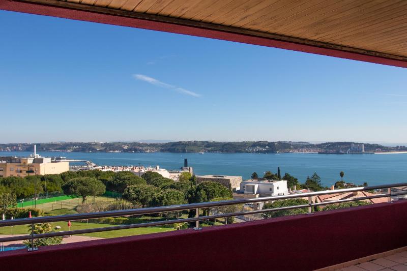 Studio with Sea and Pool View image 1