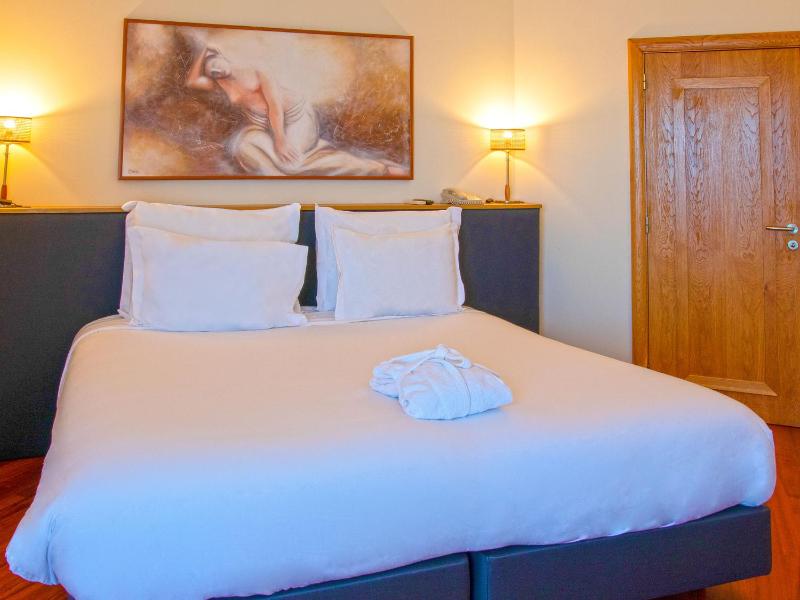 One-Bedroom Apartment image 1