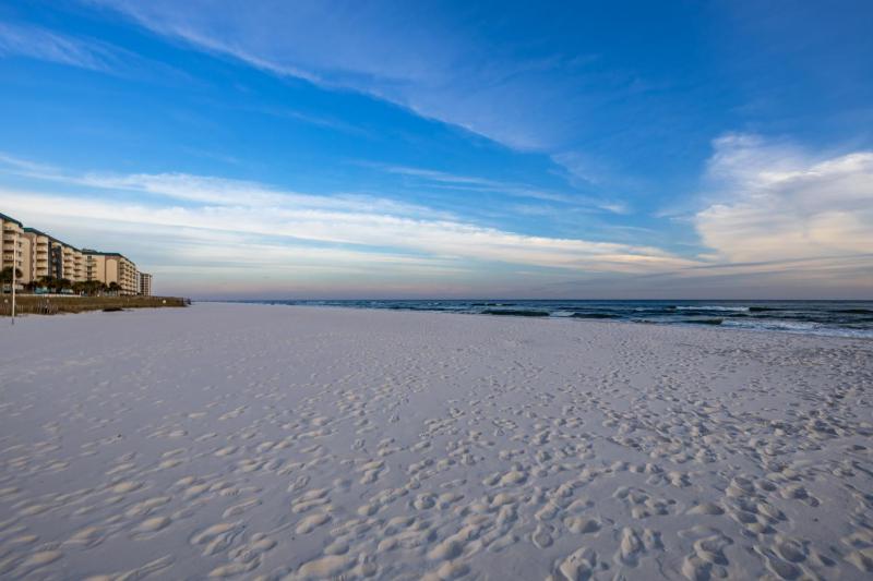 Serenity Island Treasure At 7868 Evening Glow Drive - image 6