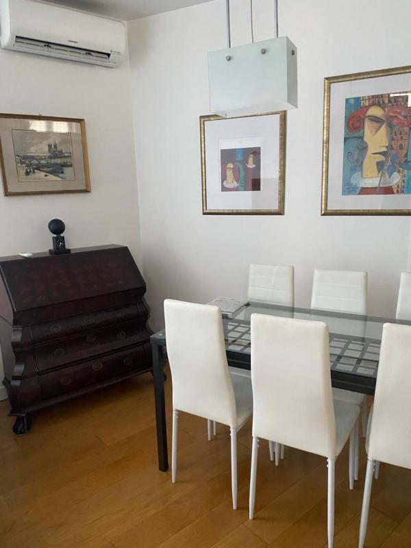 One-Bedroom Apartment - Three Levels image 3