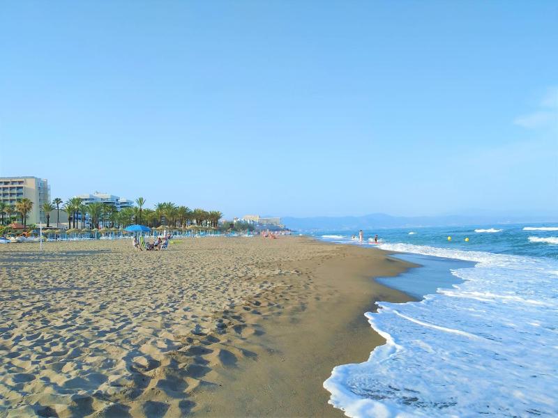 Lovely Sea and Garden View Apartment Benalbeach - image 7