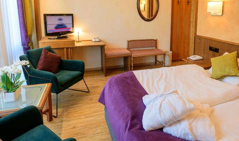 Double Room image 1
