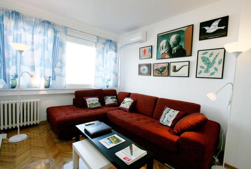 Magritte Business grade comfortable apartment. - image 16