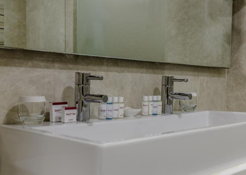 Executive Double Room image 4