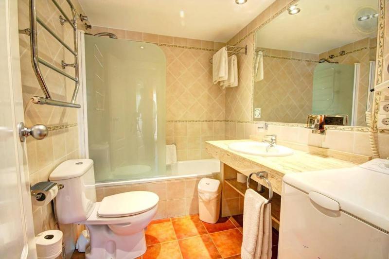 Large Apartment Side Sea View Benalbeach - image 35