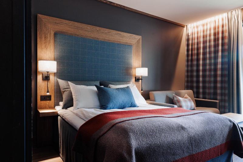 Double or Twin Room with Extra Bed image 4