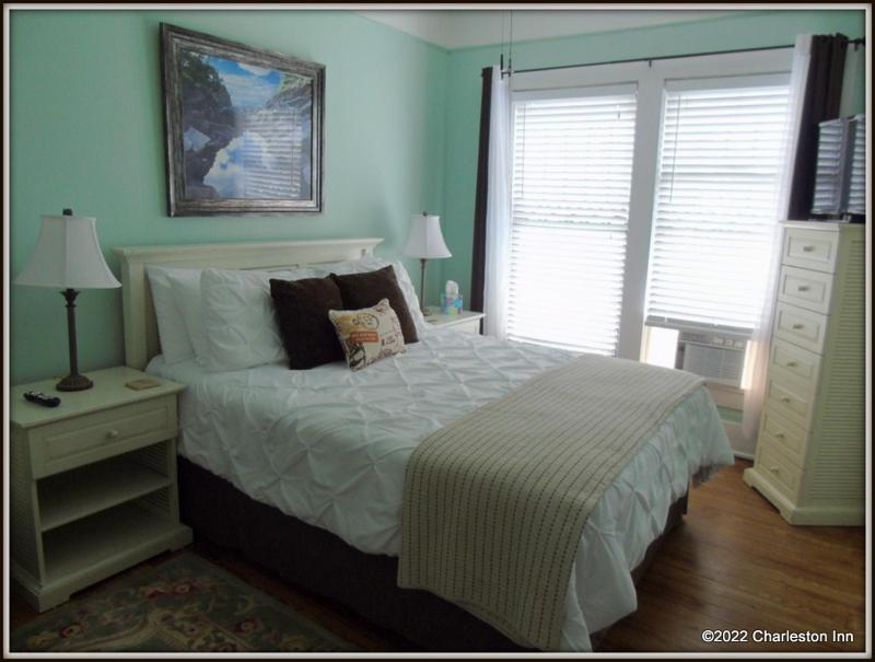 Queen Room image 1