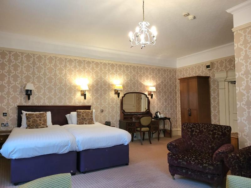 Superior Twin Room image 1