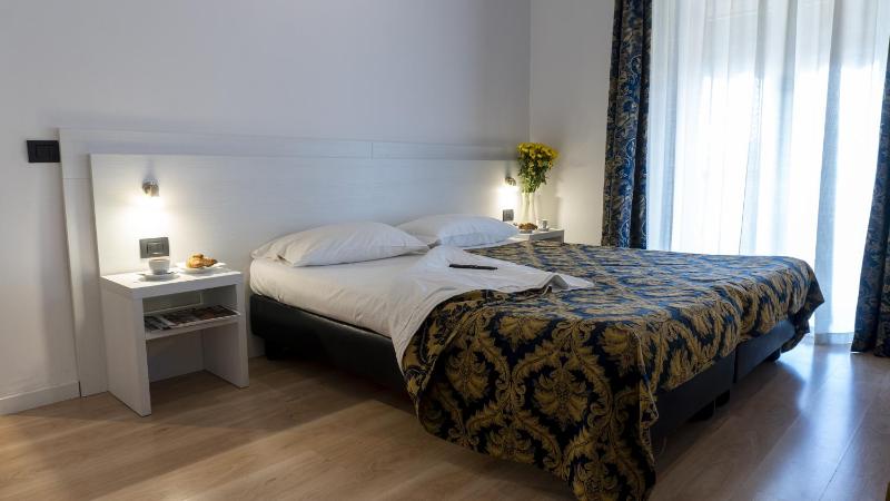 Double Room image 2