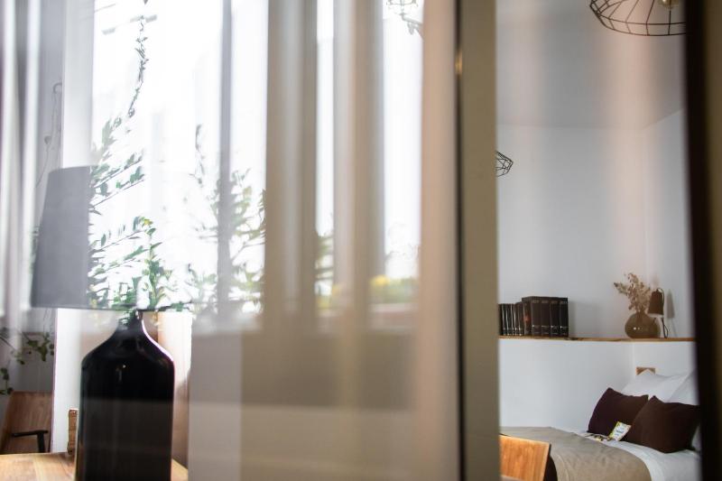 Deluxe Queen Room image 2