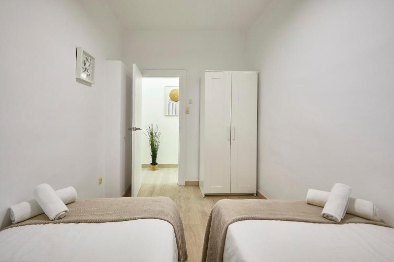 BBarcelona Encants Flat - image 5