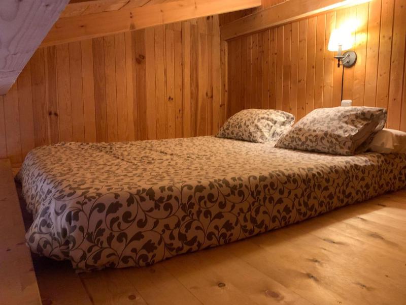 Quadruple Room with Private Bathroom image 4